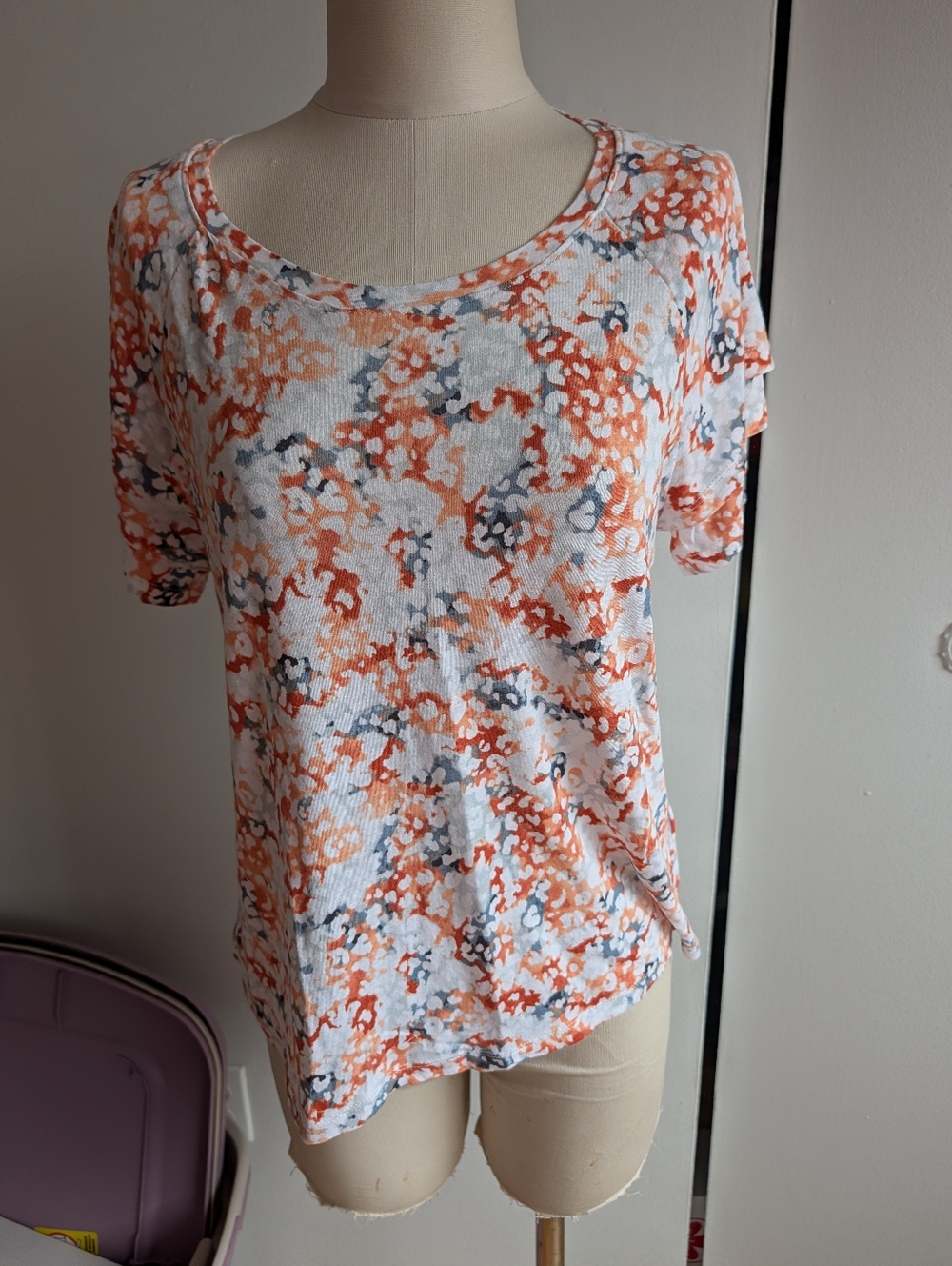 Tribal Scoop Neck Short Sleeve Top - White, Orange & Gray Abstract
